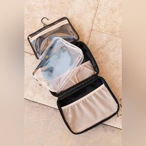 BEIS The Hanging Cosmetic Case - Black